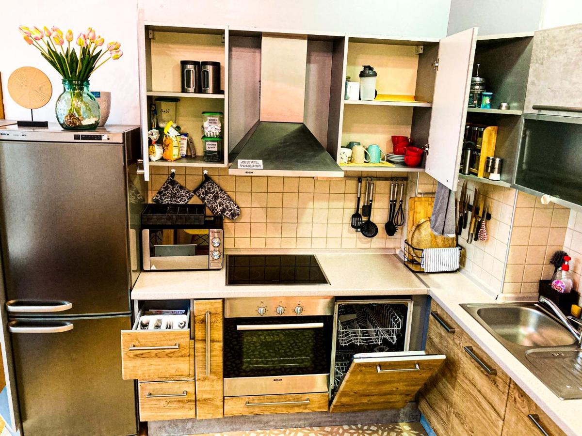 Two Bedroom Apartment -Welcome To Burgas- Top Location, Central Station, Main Walking Street, Sea Garden, Near The Beach ภายนอก รูปภาพ